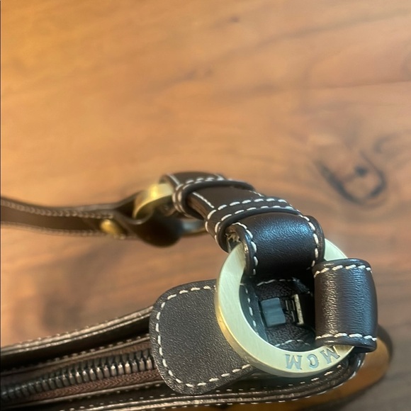 MCM Tan and Black Shoulder Bag with Iconic Design - Picture 5 of 10